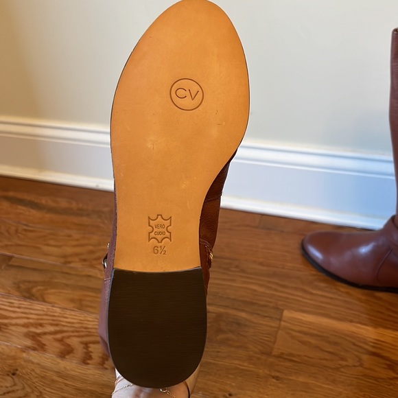 Cynthia Vincent cognac brown boots with gold hardware - Picture 7 of 10